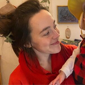 Meet your Posher, Mads
mom of a 2 year old and an artist